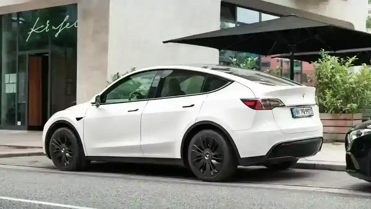 Tesla Model Y: Elektrikli Arabaların Geleceği - Kapsamlı İnceleme
