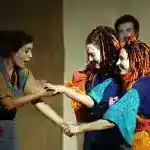 Yeni Başlayanlar İçin Kukla Tiyatrosu: Sahneleme ve Performans İpuçları